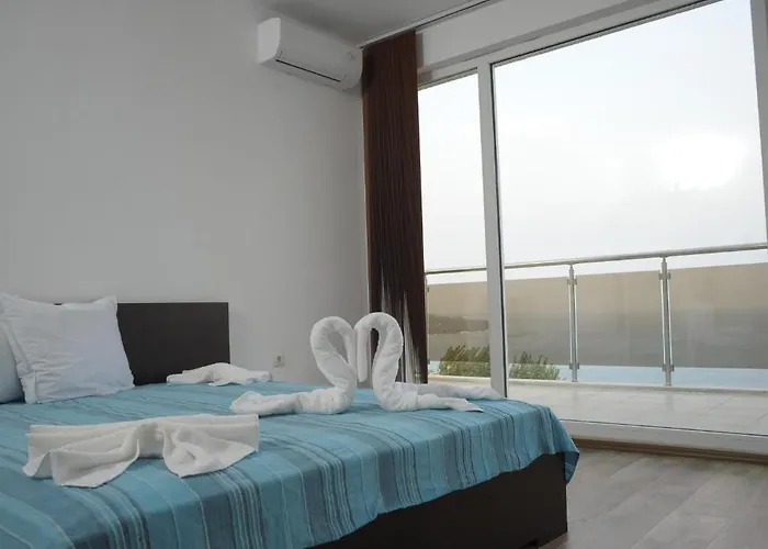 Momchil Villas * בלצ'יק