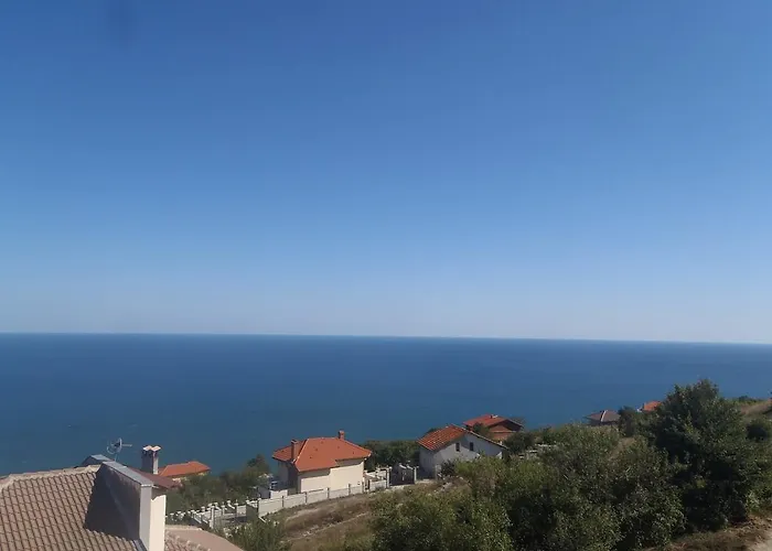 וילה Momchil Villas