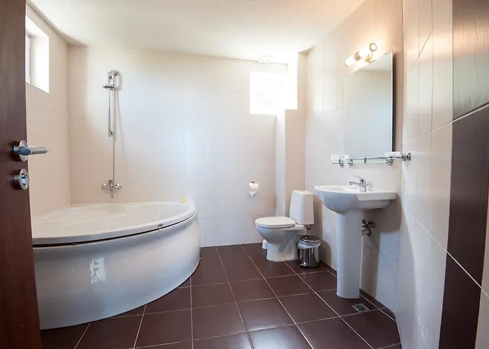 Momchil Villas * בלצ'יק