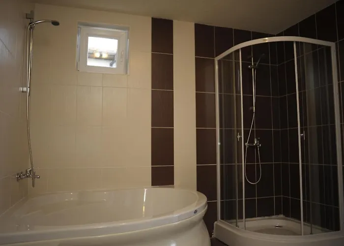 Momchil Villas וילה *